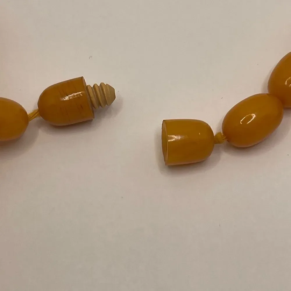 Vintage 1940 butterscotch Bakelite necklace